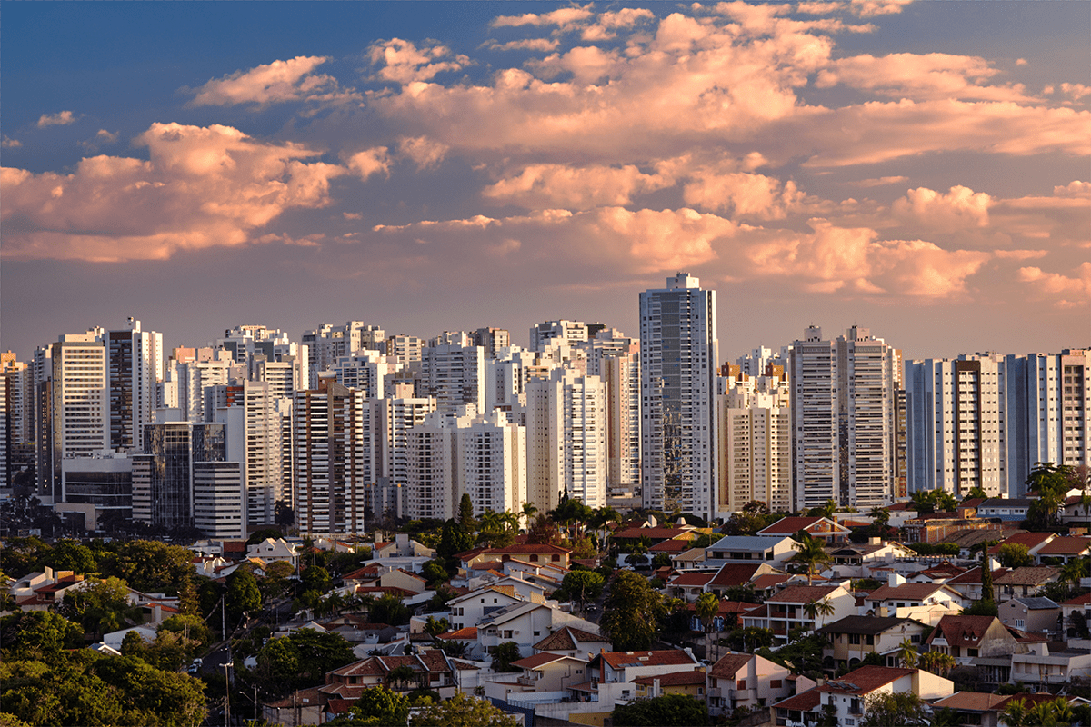 A cidade do norte do Paraná, conhecida como a mais transparente do estado, é também a que tem opções de lazer gratuitas ou preço bem acessível! Então, a diversão e economia estão garantidas. 
